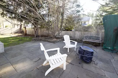 Exterior - 3 Hoover Rd, Hingham, MA 02043 photo 4 of 11