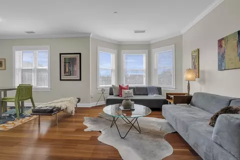 327 Centre St #302, Boston, MA 02130