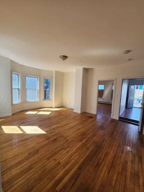 Living - 37 Richard St, Worcester, MA 01603 photo 1 of 3