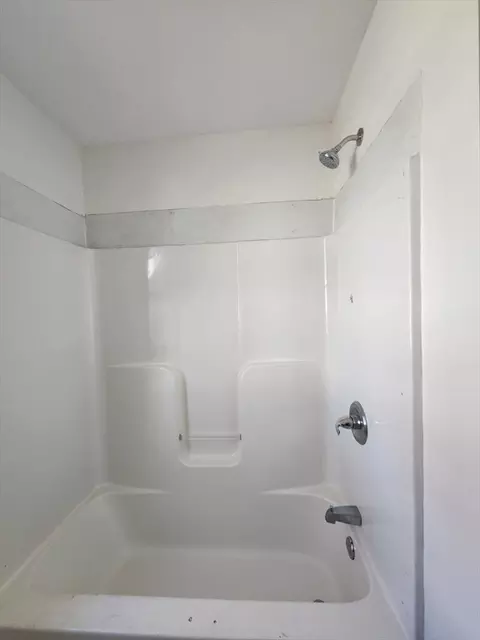 Bath - 37 Richard St, Worcester, MA 01603 photo 2 of 3