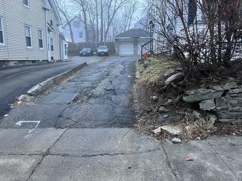 Exterior - 21 Whitcomb St, Webster, MA 01570 photo 4 of 7