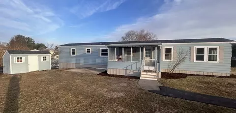 16 Lydia Dr, Plymouth, MA 02360