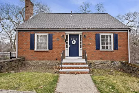 152 Walker Rd, Swampscott, MA 01907
