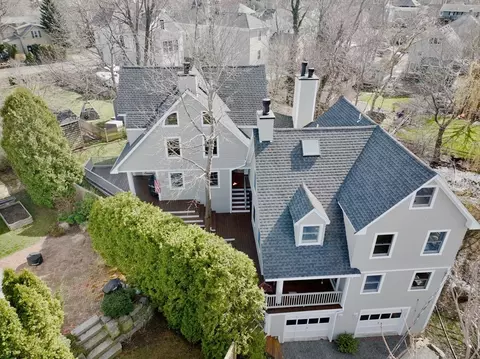 10 Hillside Ave #10, Marblehead, MA 01945