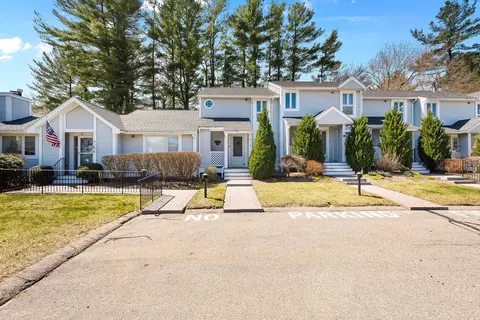 19 Dickinson Dr #B2, Taunton, MA 02780