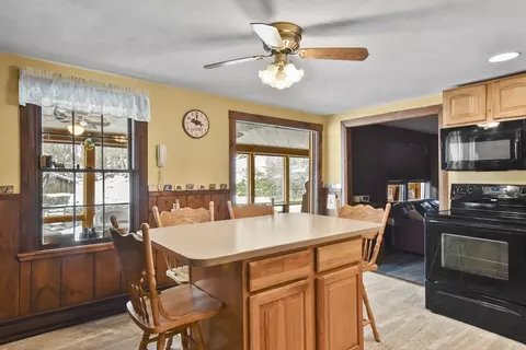 Dining - 44 Carter St, Berlin, MA 01503 photo 1 of 3