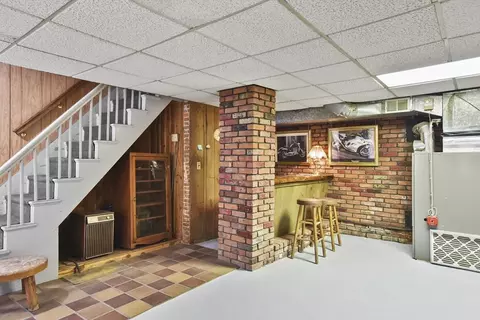 Living - 44 Carter St, Berlin, MA 01503 photo 5 of 5