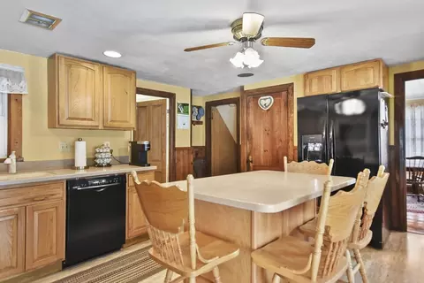 Kitchen - 44 Carter St, Berlin, MA 01503 photo 1 of 2