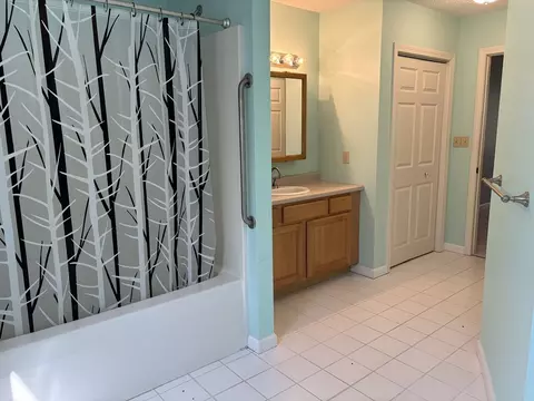 Bath - 86 Coffey Hill Rd, Ware, MA 01082 photo 2 of 4