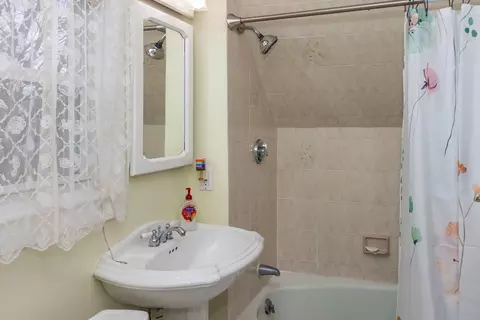 Bath - 13 Harvard St, Gloucester, MA 01930 photo 1 of 1