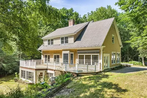 88 Gile Rd, Nottingham, NH 03290