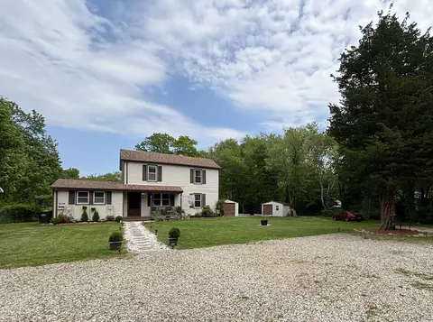 46 President St, Westport, MA 02790