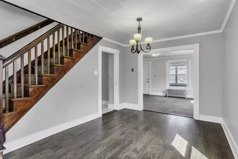 Entry Way - 191 Hampden St, Springfield, MA 01151 photo 3 of 7