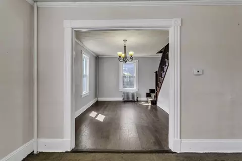 Entry Way - 191 Hampden St, Springfield, MA 01151 photo 1 of 7