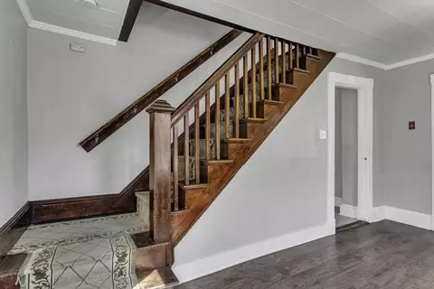 Entry Way - 191 Hampden St, Springfield, MA 01151 photo 4 of 7