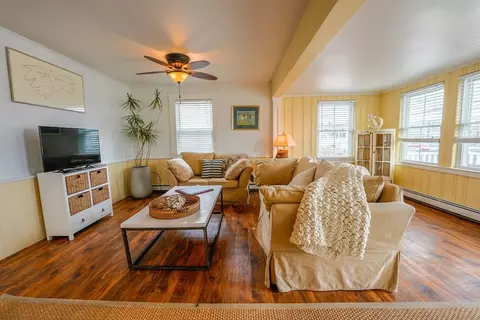 136 Railroad Ave #A, Salisbury, MA 01952