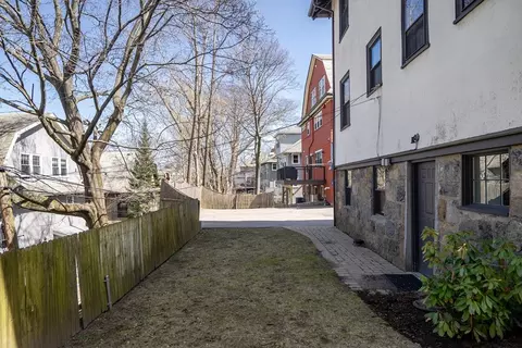 Exterior - 51 Winthrop Rd #51, Brookline, MA 02445 photo 6 of 7