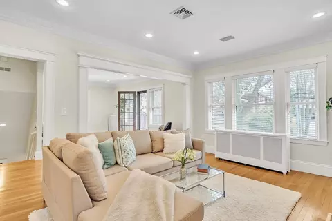 Living - 51 Winthrop Rd #51, Brookline, MA 02445 photo 6 of 7