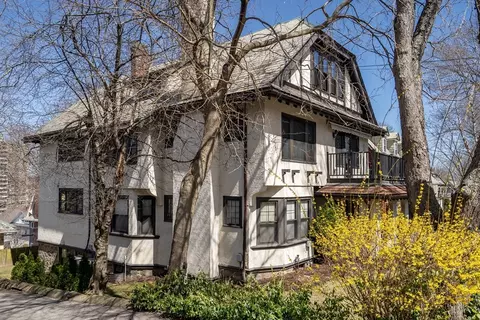 Exterior - 51 Winthrop Rd #51, Brookline, MA 02445 photo 2 of 7