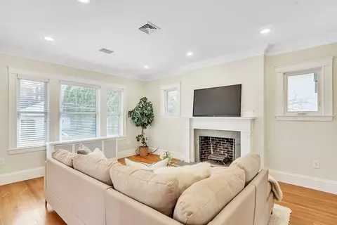 Living - 51 Winthrop Rd #51, Brookline, MA 02445 photo 5 of 7