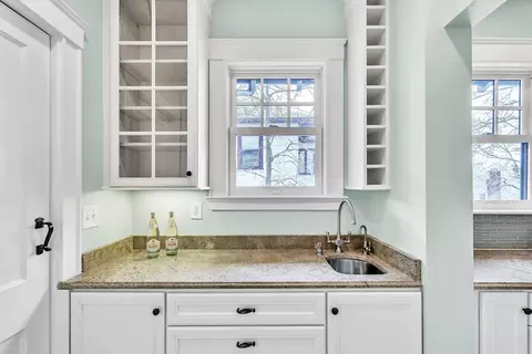 Kitchen - 51 Winthrop Rd #51, Brookline, MA 02445 photo 5 of 8