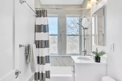 Bath - 51 Winthrop Rd #51, Brookline, MA 02445 photo 6 of 6
