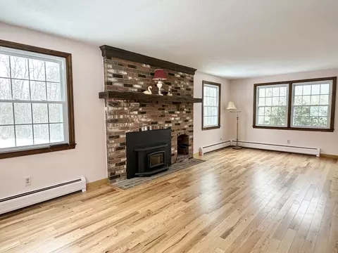 Living - 43 Northwest Rd, Westhampton, MA 01027 photo 3 of 4