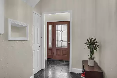 Entry Way - 19 Argyle St, Everett, MA 02149 photo 2 of 4