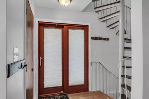 Entry Way - 19 Argyle St, Everett, MA 02149 photo 4 of 4
