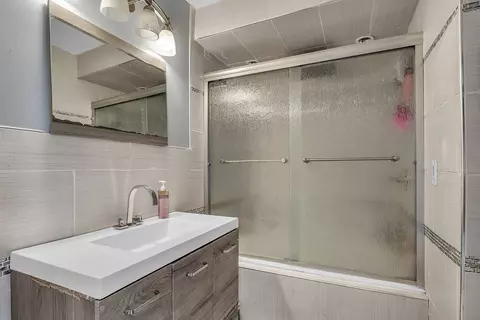 Bath - 19 Argyle St, Everett, MA 02149 photo 1 of 2