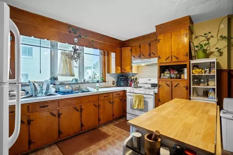 Kitchen - 26 Argyle St, Everett, MA 02149 photo 6 of 7