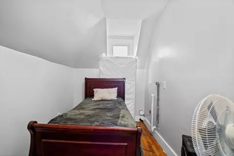 Bedroom - 26 Argyle St, Everett, MA 02149 photo 4 of 9