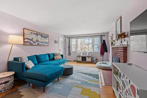 44 Tobin Rd, West Roxbury, MA 02132