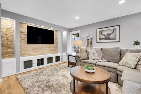 Living - 26 Partridge Hill Rd, Sutton, MA 01590 photo 6 of 9