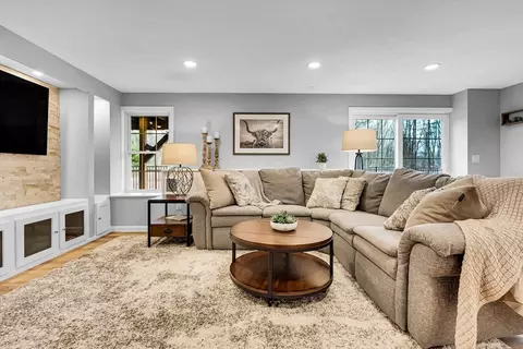Living - 26 Partridge Hill Rd, Sutton, MA 01590 photo 7 of 9