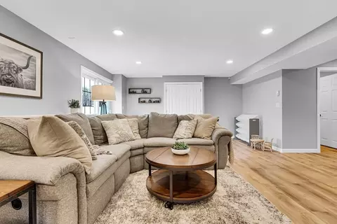 Living - 26 Partridge Hill Rd, Sutton, MA 01590 photo 9 of 9