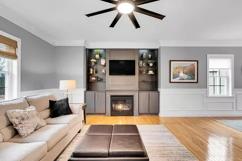 Living - 26 Partridge Hill Rd, Sutton, MA 01590 photo 4 of 9