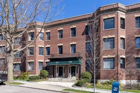 119 Freeman St #3, Brookline, MA 02446