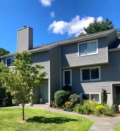2 Autumn Ln #2, Amherst, MA 01002