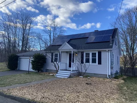 11 Bernache St, Leeds, MA 01053