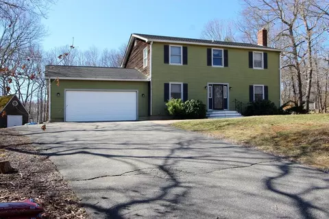 16 Billys Ln, Freetown, MA 02717