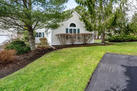14 Executive Dr #14, Mashpee, MA 02649