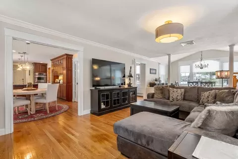 Living - 103 Maple St, Sterling, MA 01564 photo 5 of 10