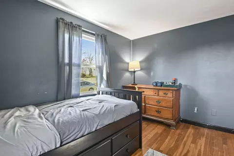 Bedroom - 60 Pine St, Danvers, MA 01923 photo 6 of 9