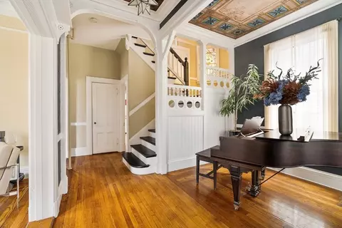 158 Central St, Somerville, MA 02145