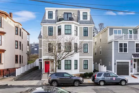 213 Eagle St #7, Boston, MA 02128