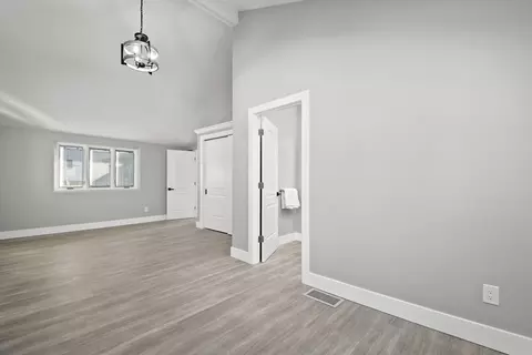Entry Way - 23 Lakeside Ave, Webster, MA 01570 photo 2 of 2