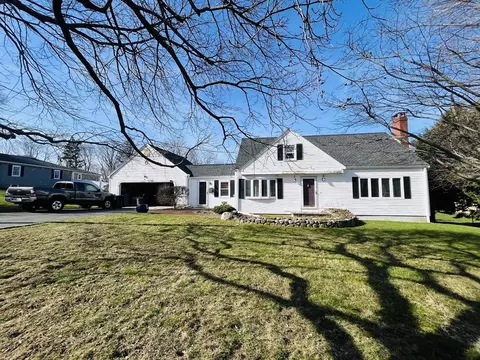 6 Whitfield Rd, Danvers, MA 01923