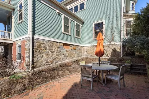 Exterior - 357 Crescent St, Waltham, MA 02453 photo 6 of 6