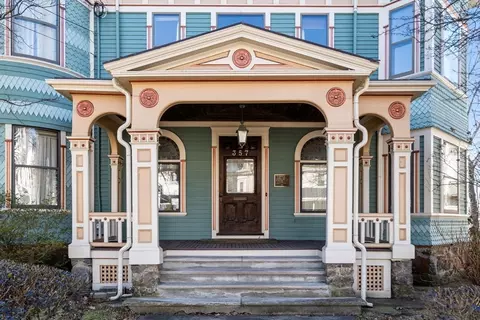 Exterior - 357 Crescent St, Waltham, MA 02453 photo 2 of 6
